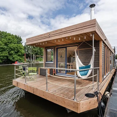 Hausboot Ahoi Hochwertiges Hausboote Mit Grosser Terrasse Und Kamin Hamburg Exterior photo