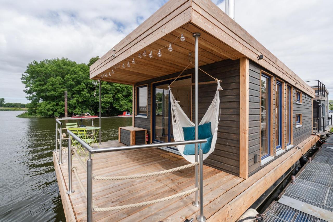 Botel Hausboot Ahoi Hochwertiges Hausboote Mit Grosser Terrasse Und Kamin *