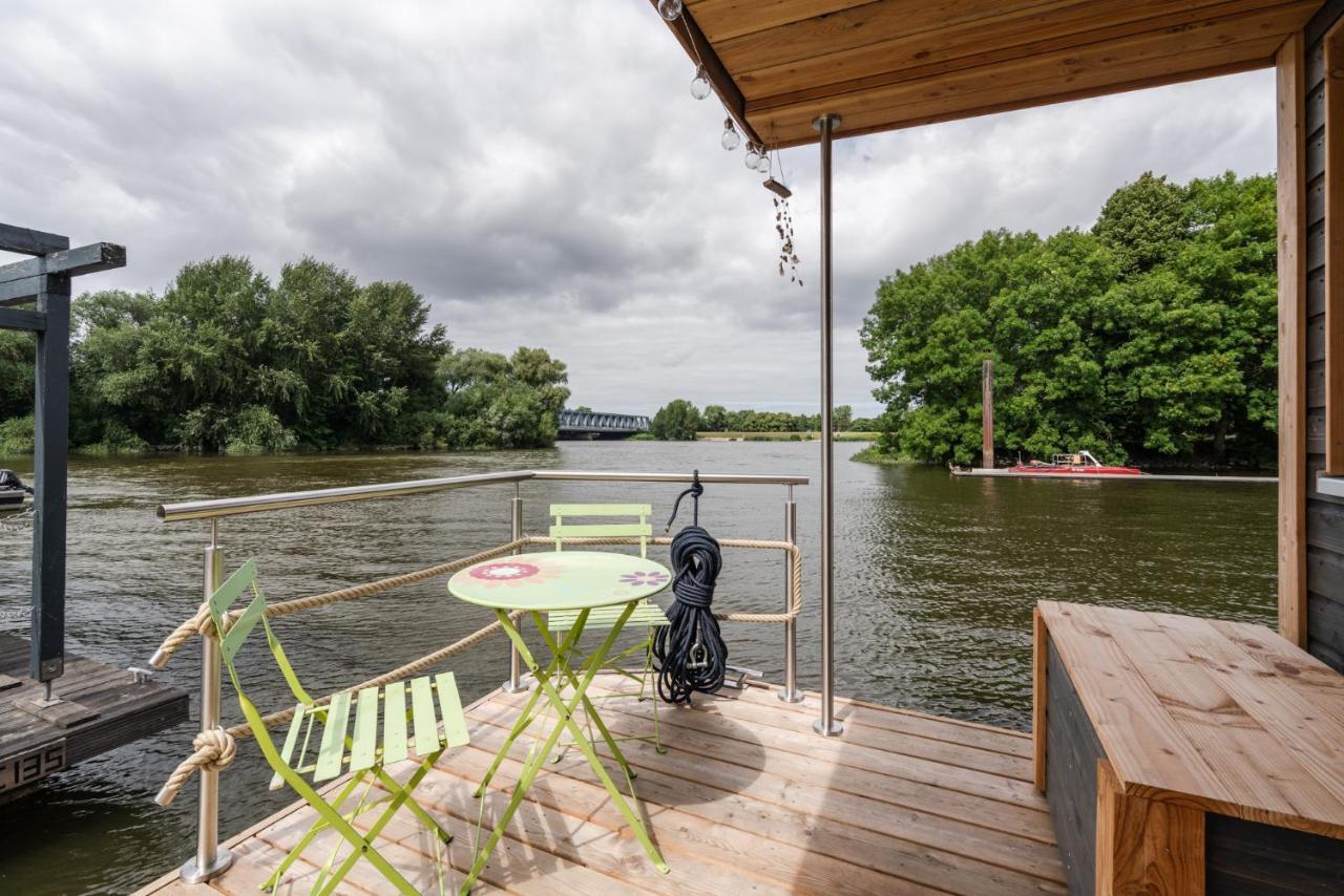Botel Hausboot Ahoi Hochwertiges Hausboote Mit Grosser Terrasse Und Kamin *